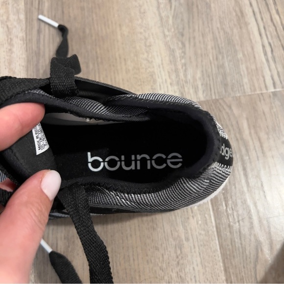 Adidas Bounce Edge Lux Runners size 7 - Picture 7 of 7